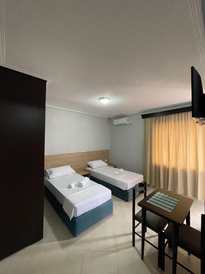 Studio Taraj Ksamil Bagian luar foto