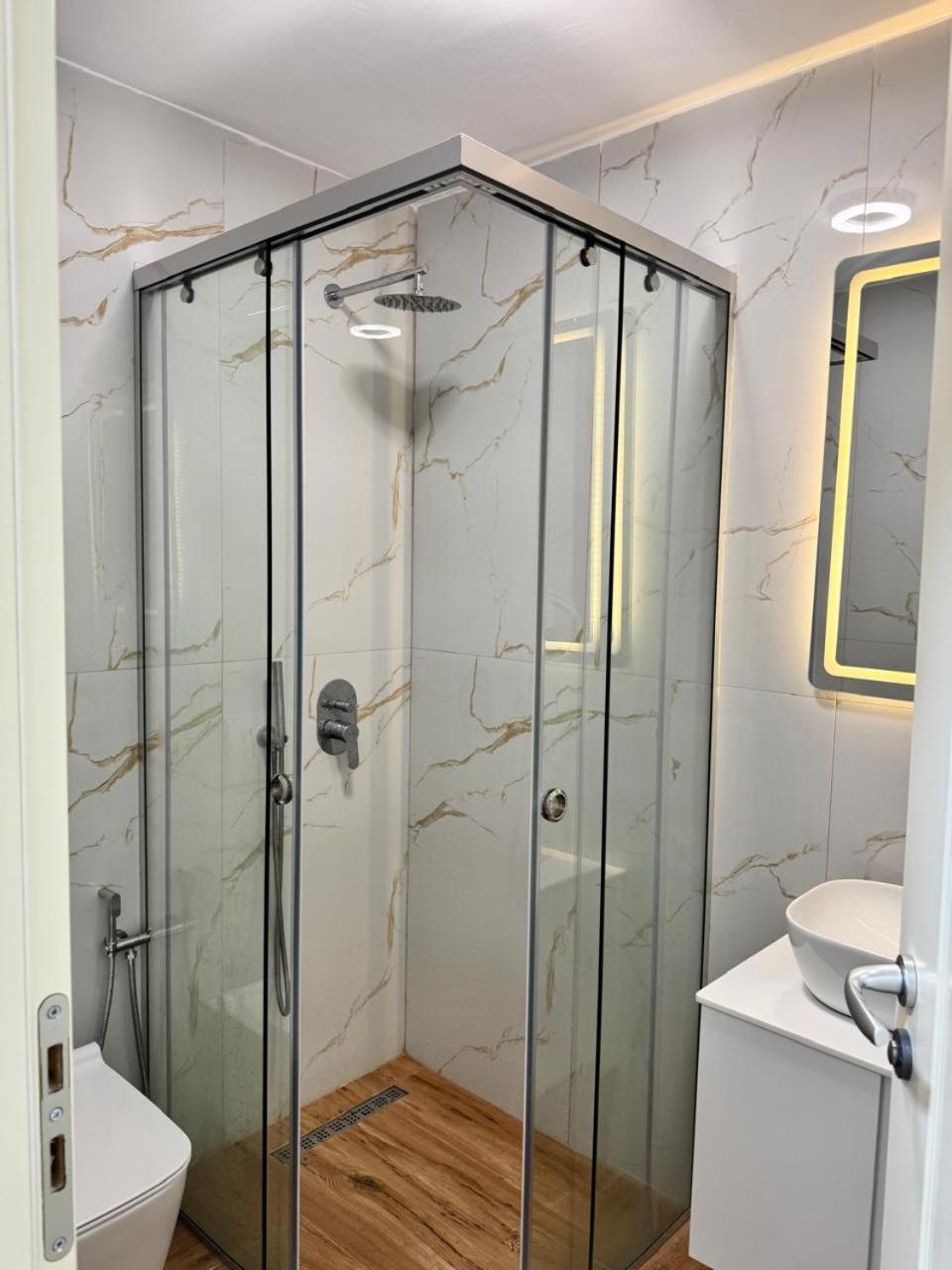 Studio Taraj Ksamil Bagian luar foto